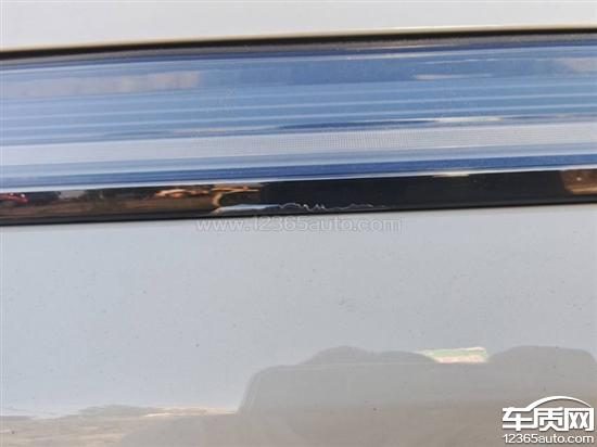 小米SU7尾灯开裂进水？提车不到一年，车主被“踢皮球”的真实经历