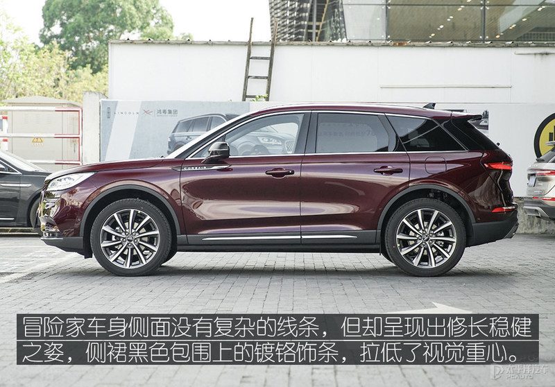 底盘悬挂、转向机或半轴连接处实拍细节图
