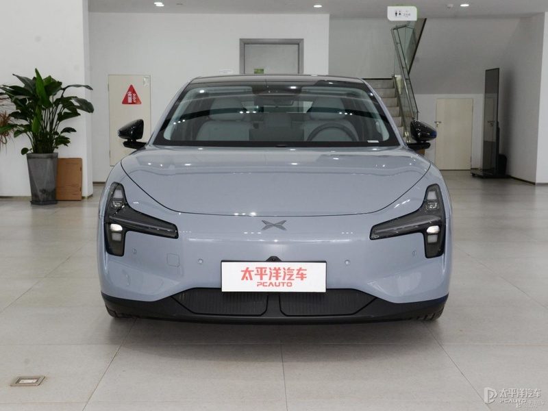 长安启源A06充电口特写，展示快充接口和充电状态指示灯
