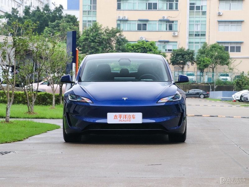 底盘悬挂、转向机或半轴连接处实拍细节图