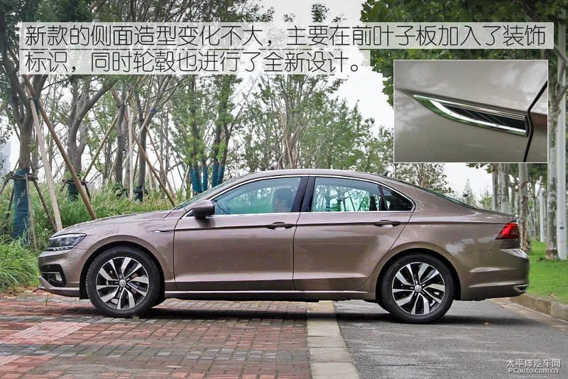 一张万用表测量汽车静态电流的实拍图，表头显示数值，同时标注出电瓶负极接线柱位置