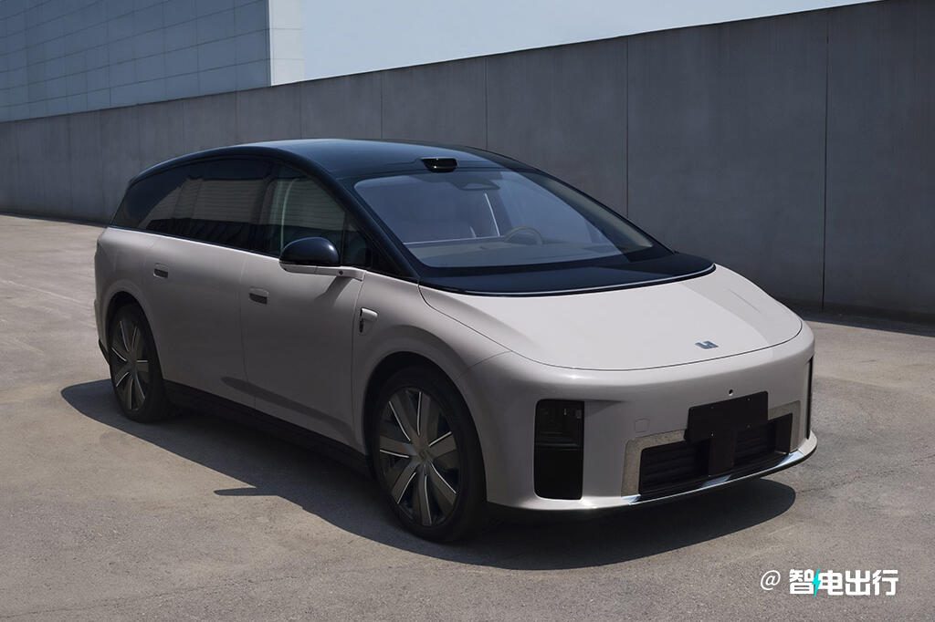 理想i9实拍曝光：5米22纯电旗舰SUV，轴距超全新L9，40万起售能否打赢问界M9？