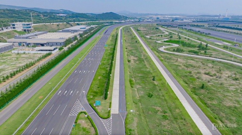 北京现代EO的“360°Safety车身”结构示意图，标注出高强度钢和热成型钢的分布区域
