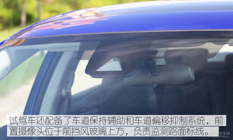 全新一代凌派后排空间实测，展示腿部空间和座椅舒适度
