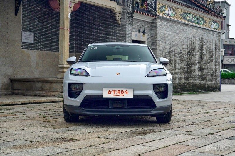 前排座舱、车机界面和常用功能操作实拍图