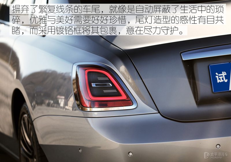 古思特长轴版在封闭道路进行零百加速测试，展示起步姿态和轮胎抓地力