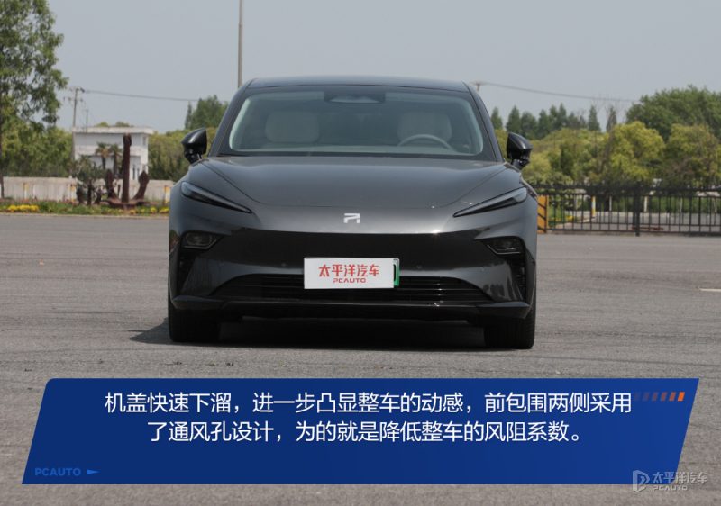 前排座舱、车机界面和常用功能操作实拍图