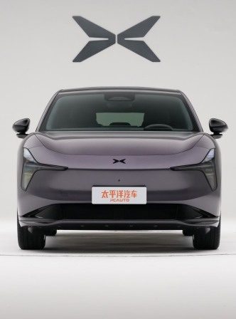 后排空间、后备厢装载和座椅放倒效果对比图